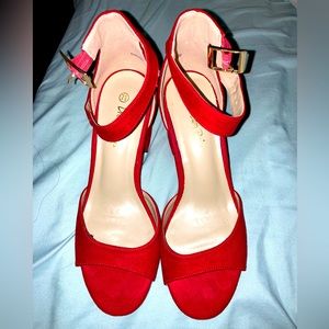 BEAUTIFUL!! DREAM PAIRS Women's Chunkle Low Heel Pump Sandals